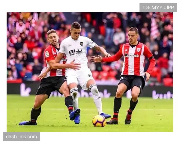 埃尔切锋线新援助阵，球队状态回暖力争联赛佳绩