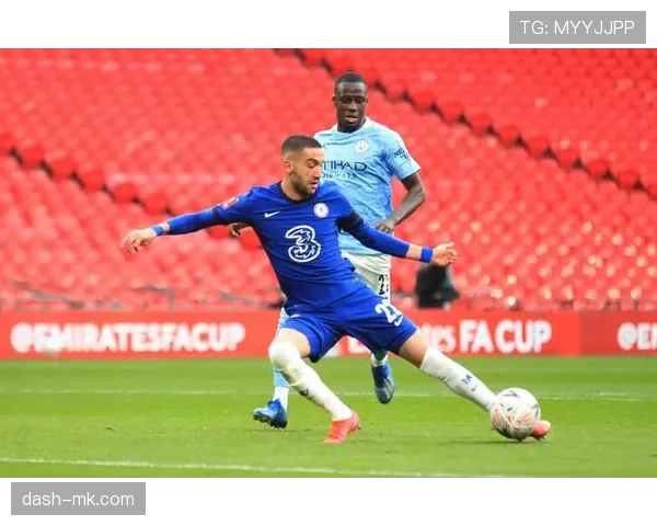 卡瓦哈尔近期展现速度优势,成为球队反击中重要的战术利器 卡瓦哈尔近期展现速度优势,成为球队反击中重要的战术利器